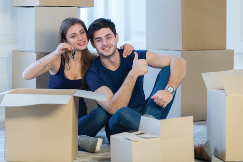 Local packing service for family and office moves